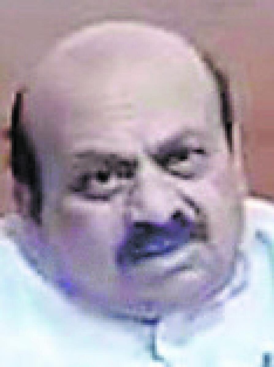 ಕ್ಯಾನ್ಸರ್‌ಕಾರಕ ಕಾರ್ಖಾನೆ, ಇನ್ನೊಂದೆಡೆ ಕ್ಯಾನ್ಸರ್‌ ಆಸ್ಪತ್ರೆ: ಬೊಮ್ಮಾಯಿ 