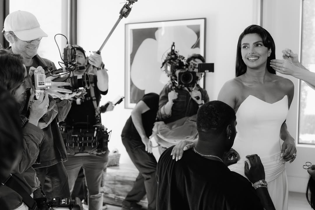 ‘ಅತ್ಯುತ್ತಮ ಅಂತರರಾಷ್ಟ್ರೀಯ ಫೀಚರ್ ಫಿಲ್ಮ್’ ವಿಭಾಗದ ಪ್ರಶಸ್ತಿ ನೀಡಲು ಬಾಲಿವುಡ್ ನಟಿ ಪ್ರಿಯಾಂಕಾ ಚೋಪ್ರಾ ಆಗಮಿಸಿದ್ದರು. 