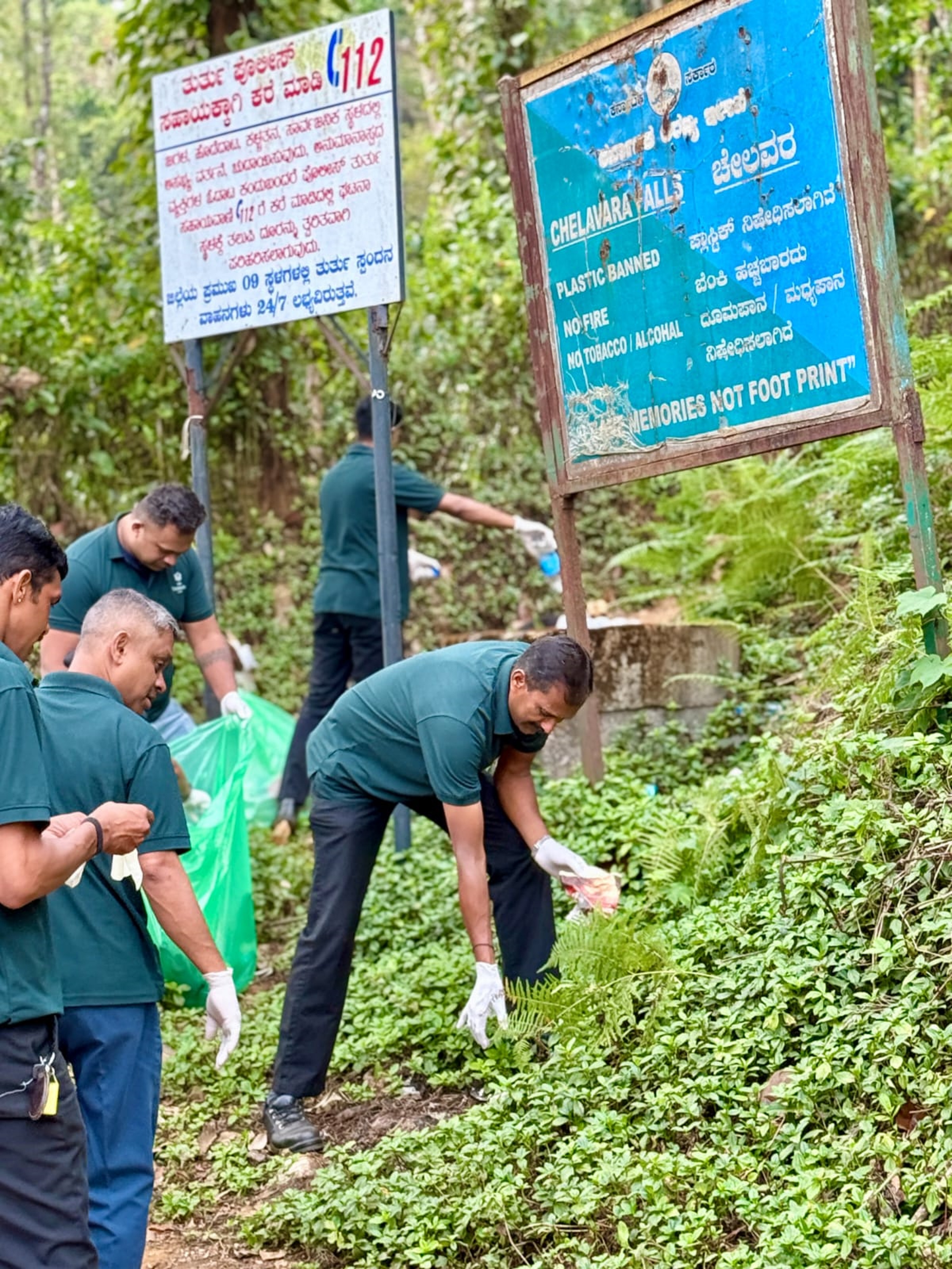 ಚೇಲಾವರ ಜಲಪಾತದ ಸಮೀಪದ ಸ್ವಚ್ಛತಾ ಕಾರ್ಯ ಸೋಮವಾರ ನಡೆಯಿತು