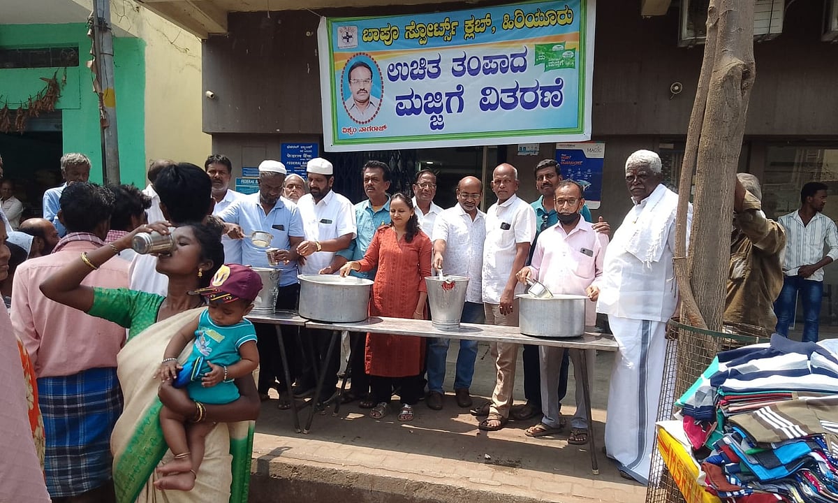 ಹಿರಿಯೂರು: ಸತತ 21ನೇ ವರ್ಷ ಸಾರ್ವಜನಿಕರಿಗೆ ಉಚಿತ ಮಜ್ಜಿಗೆ ವಿತರಣೆ