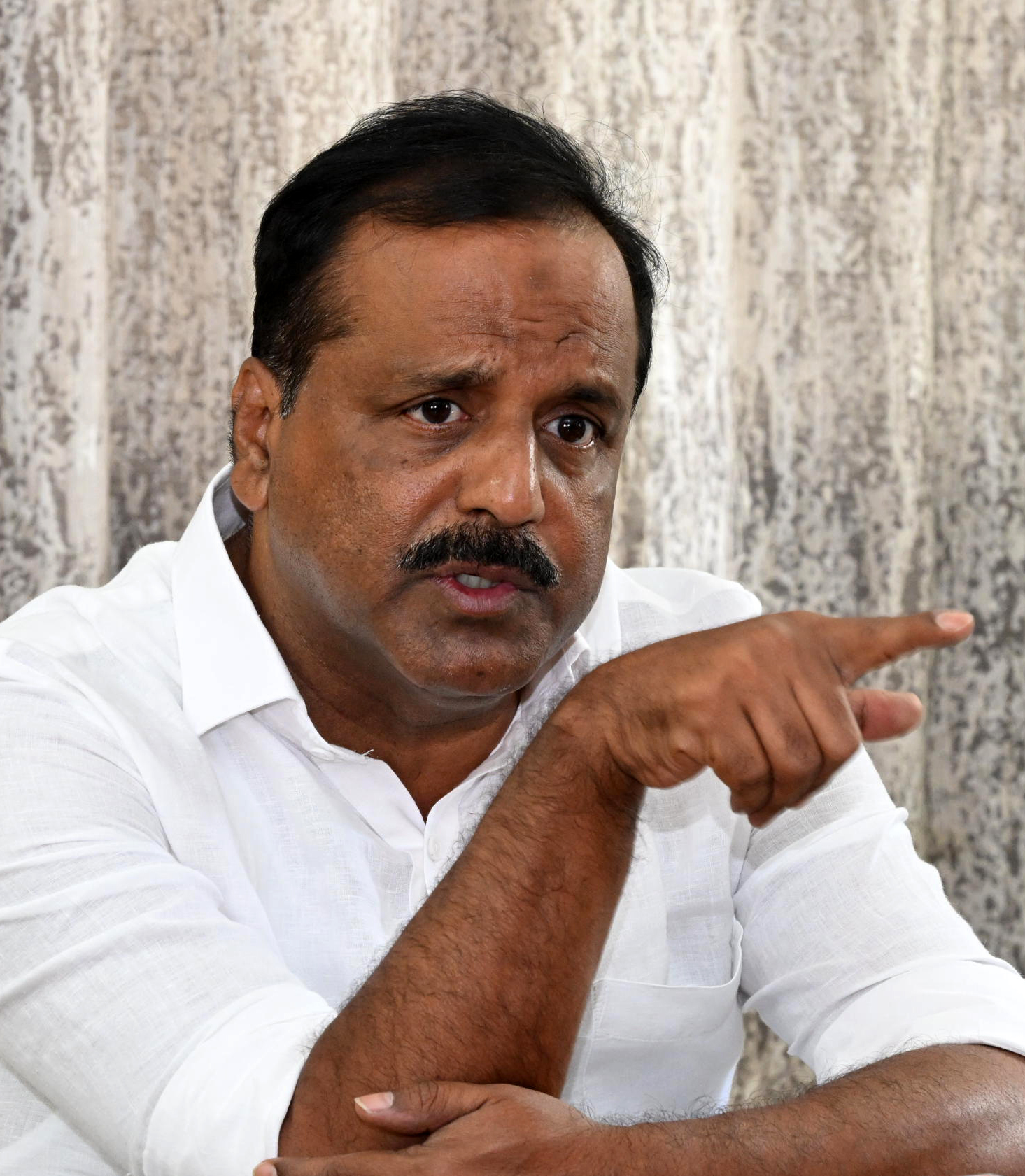 ಸಂಪಾದಕೀಯ | ಆಡಳಿತಯಂತ್ರಕ್ಕೆ ಸದನ ಸದರ: ‘ಉತ್ತರ’ದಾಯಿತ್ವ ಮರೆತ ಸರ್ಕಾರ