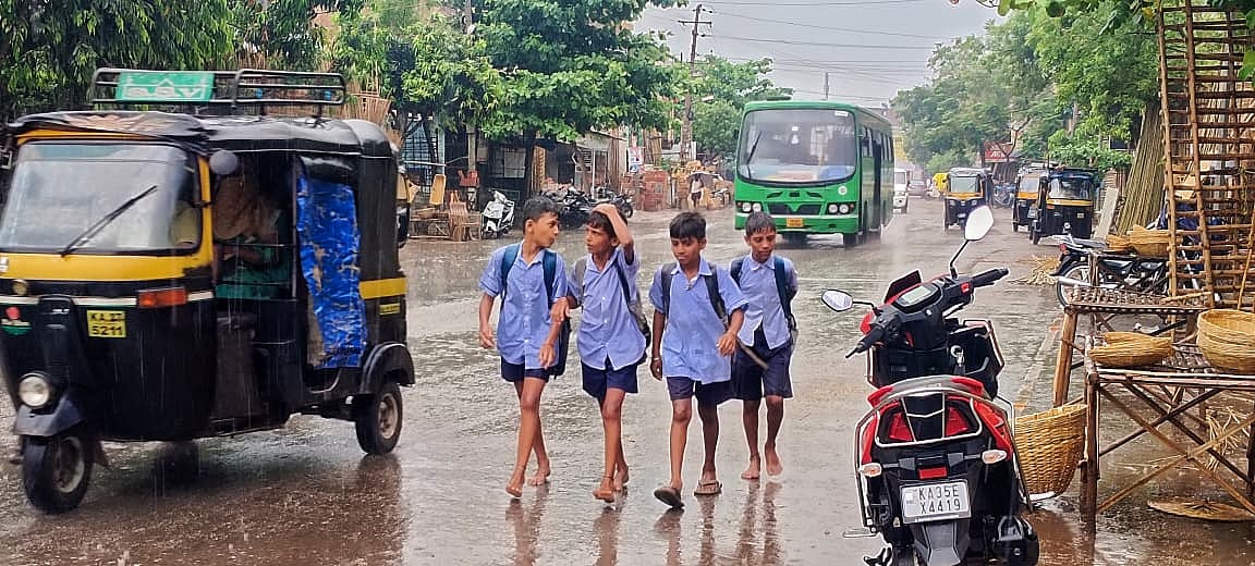 ಹೊಸಪೇಟೆಯಲ್ಲಿ ಮಳೆ: ತಂಪಾದ ಇಳೆ, ಜನರಿಗೆ ನೆಮ್ಮದಿ