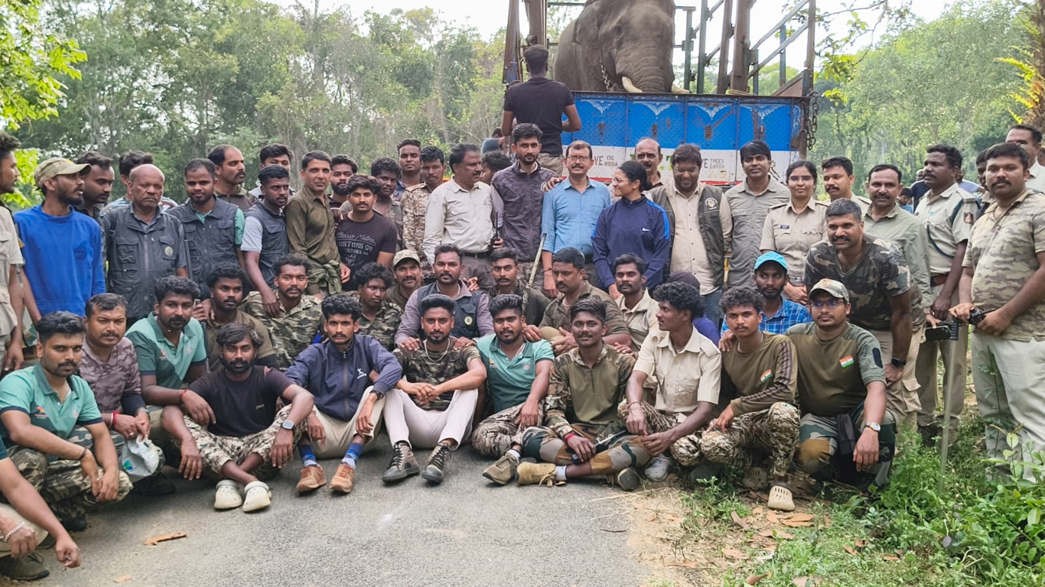 ಕಾಡಾನೆ ಸೆರೆ ಕಾರ್ಯಾಚರಣೆಯಲ್ಲಿ ಭಾಗವಹಿಸಿದ್ದ ಸಿಬ್ಬಂದಿ