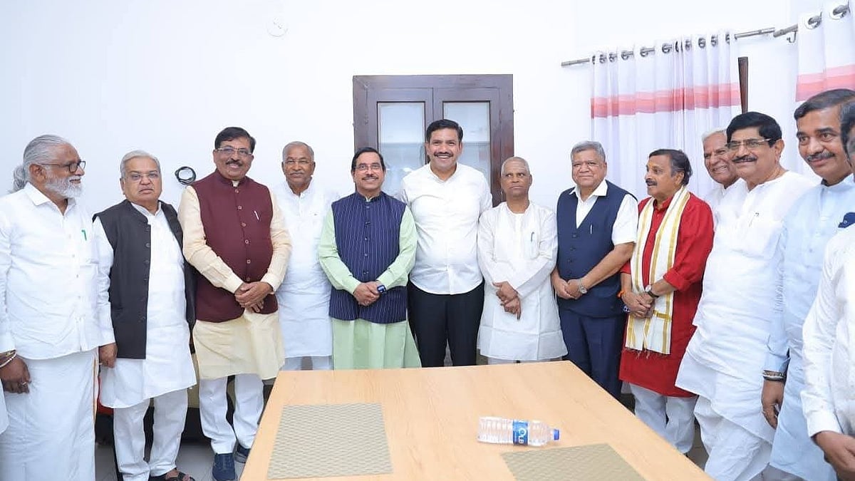 ಬಾಗಲಕೋಟೆ ಉಪಚುನಾವಣೆ: ಬಿಜೆಪಿ ಅಭ್ಯರ್ಥಿಯಾಗಿ ವೀರಣ್ಣ ಚರಂತಿಮಠ ನಾಮಪತ್ರ ಸಲ್ಲಿಕೆ
