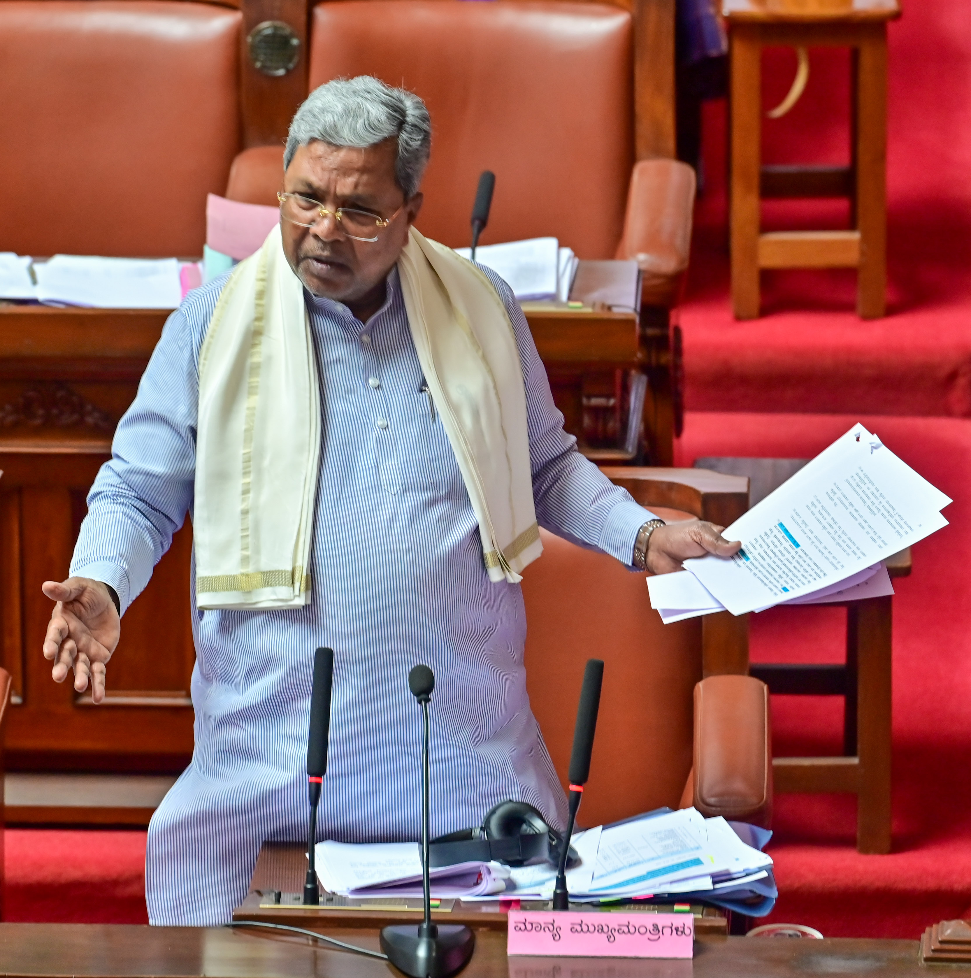 ವಿಧಾನ ಪರಿಷತ್ ಕಲಾಪದಲ್ಲಿ ಸಿದ್ದರಾಮಯ್ಯ 