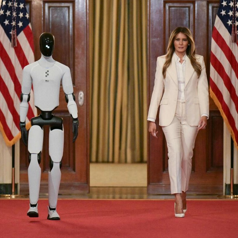 ‘ಧನ್ಯವಾದಗಳು ಪ್ರಥಮ ಮಹಿಳೆ ಮೆಲಾನಿಯಾ ಟ್ರಂಪ್’: ಶ್ವೇತಭವನಕ್ಕೆ ಬಂದ ಯಂತ್ರಮಾನವ