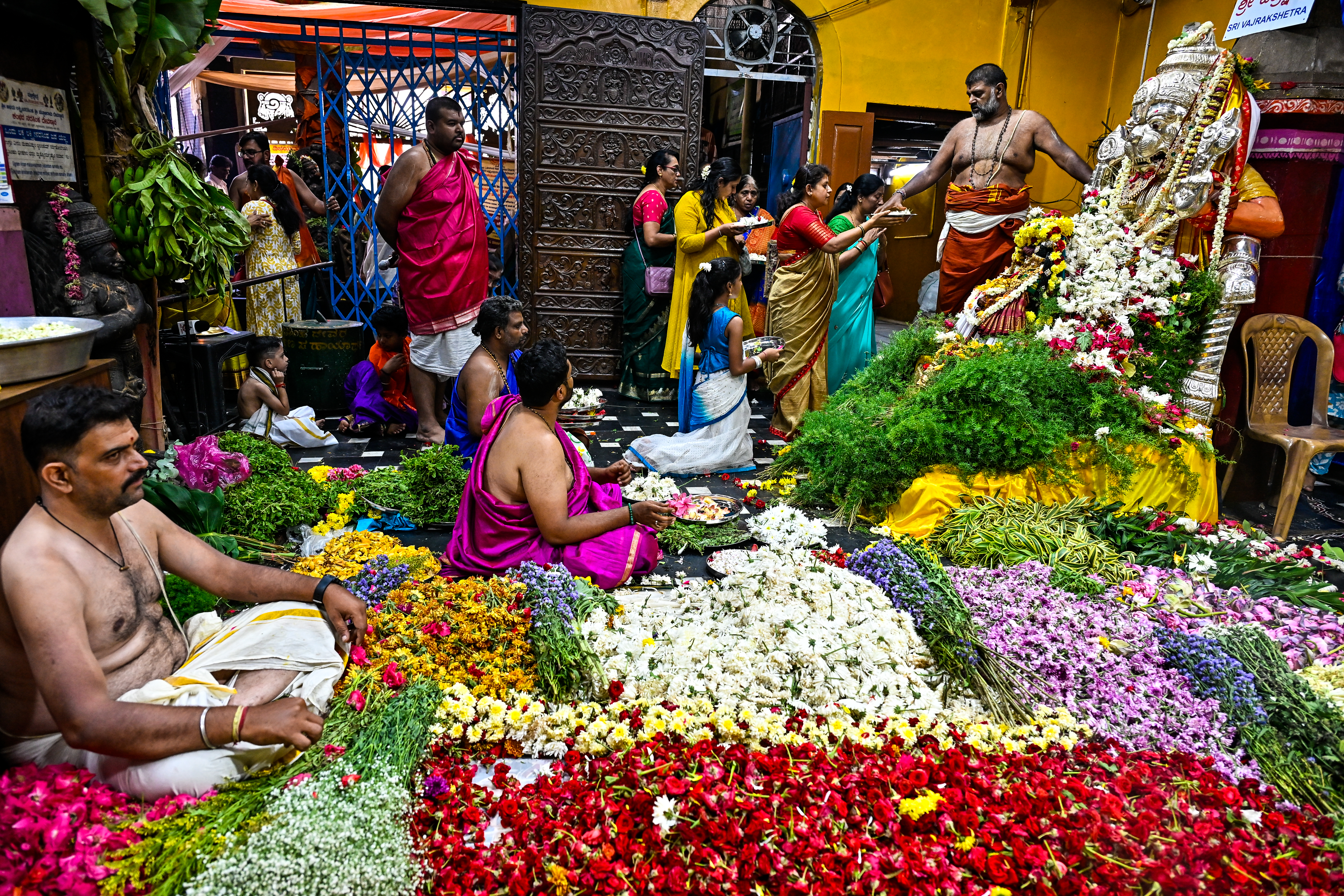 ಶ್ರೀರಾಮನ ಜಪ: ದೇಗುಲಗಳಲ್ಲಿ ಭಕ್ತರ ದಂಡು