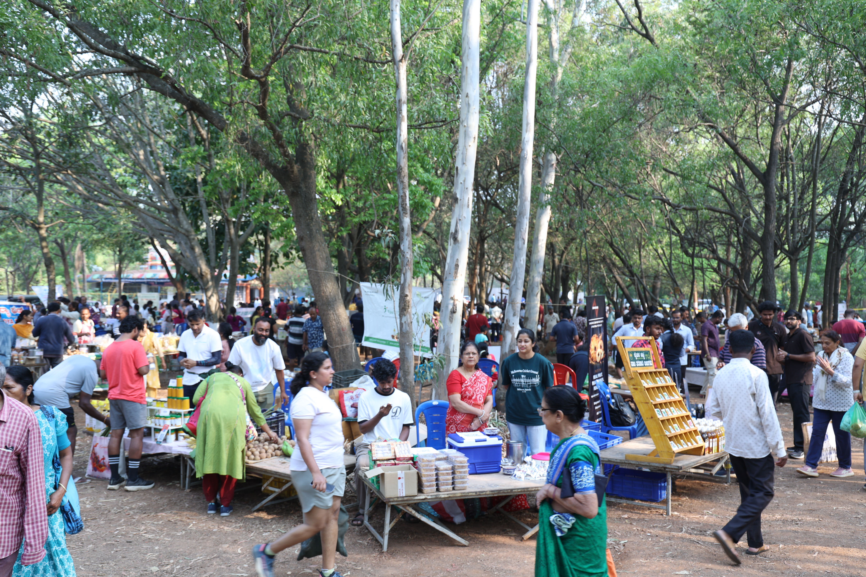 ಬೆಂಗಳೂರಿನಲ್ಲಿ ರೈತ ಸಂತೆ: ಗಮನ ಸೆಳೆದ ಜೇನುತುಪ್ಪದ ಚಾಕೋಲೆಟ್‌