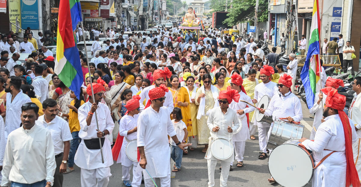 ಮೈಸೂರಿನಲ್ಲಿ ಮಹಾವೀರ ಜಯಂತಿ ಆಚರಣೆ: ಸಂಭ್ರಮದ ಮೆರವಣಿಗೆ