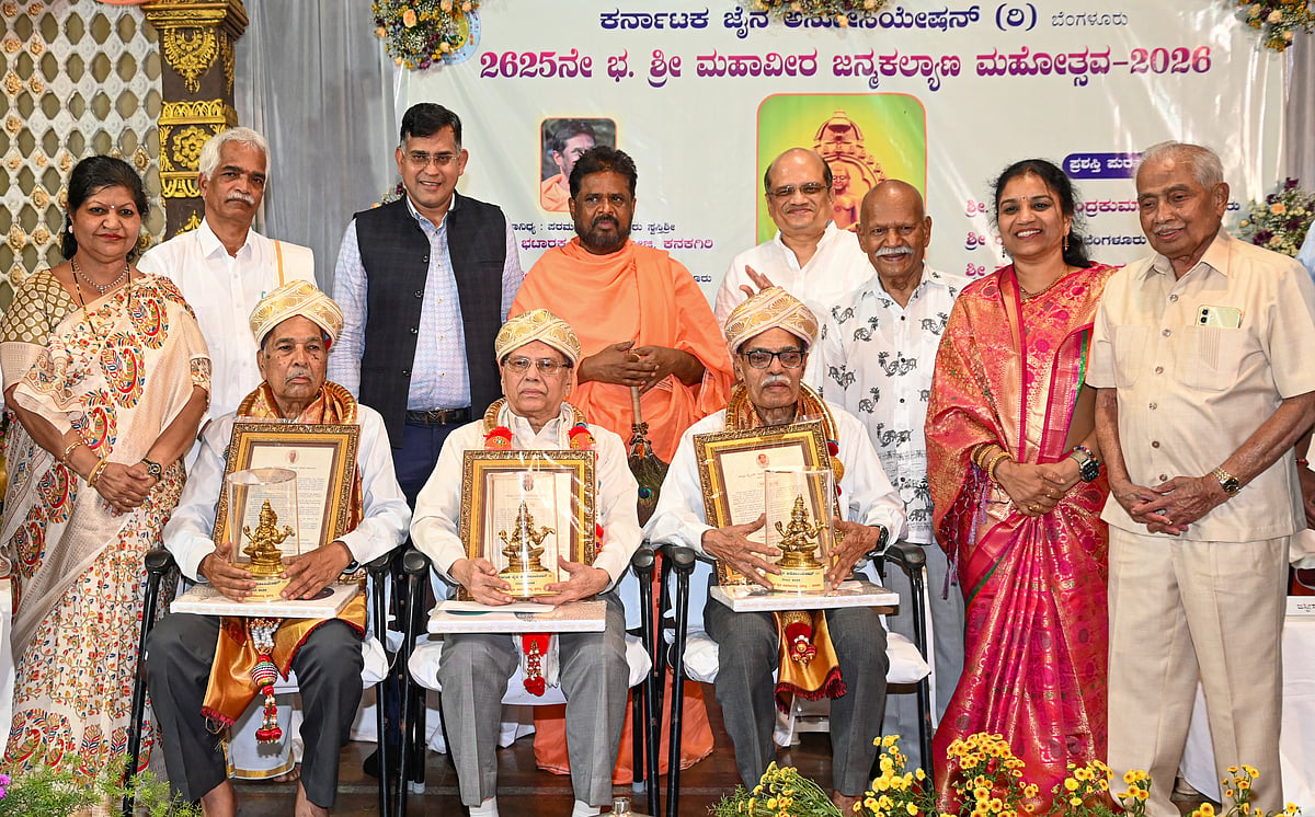 ಯುದ್ದಕ್ಕೆ ಮಹಾವೀರರ ಅಹಿಂಸೆ ನೀತಿ ಮದ್ದು: ಸಾಹಿತಿ ಹಂಪ ನಾಗರಾಜಯ್ಯ