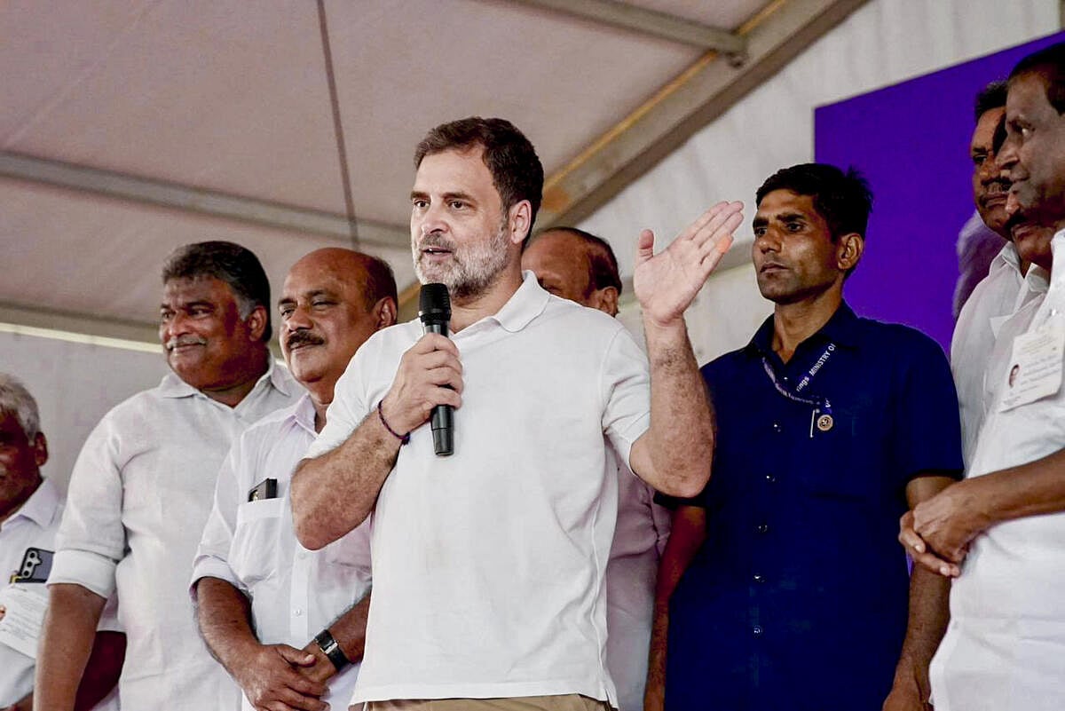 ಹಿಂದೂ ಧರ್ಮದ ರಕ್ಷಕರು ಶಬರಿಮಲೆ ವಿಷಯದಲ್ಲಿ ಮೌನ: ಪ್ರಧಾನಿ ವಿರುದ್ಧ ರಾಹುಲ್ ಆರೋಪ