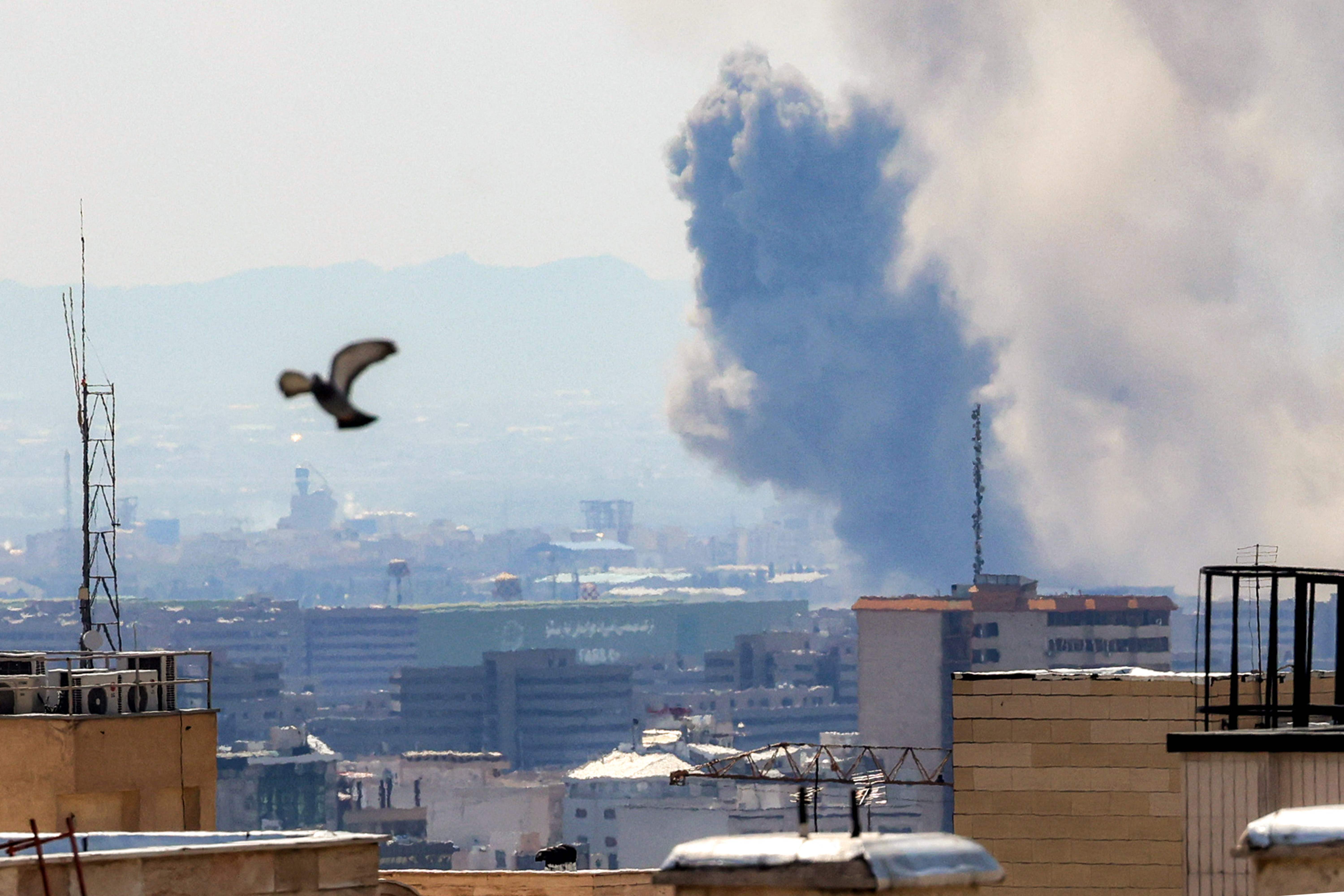 West Asia War: ಇರಾನ್‌ ಸಂಹಾರ ಮಾಡುವುದಾಗಿ ಡೊನಾಲ್ಡ್ ಟ್ರಂಪ್ ಅಬ್ಬರ