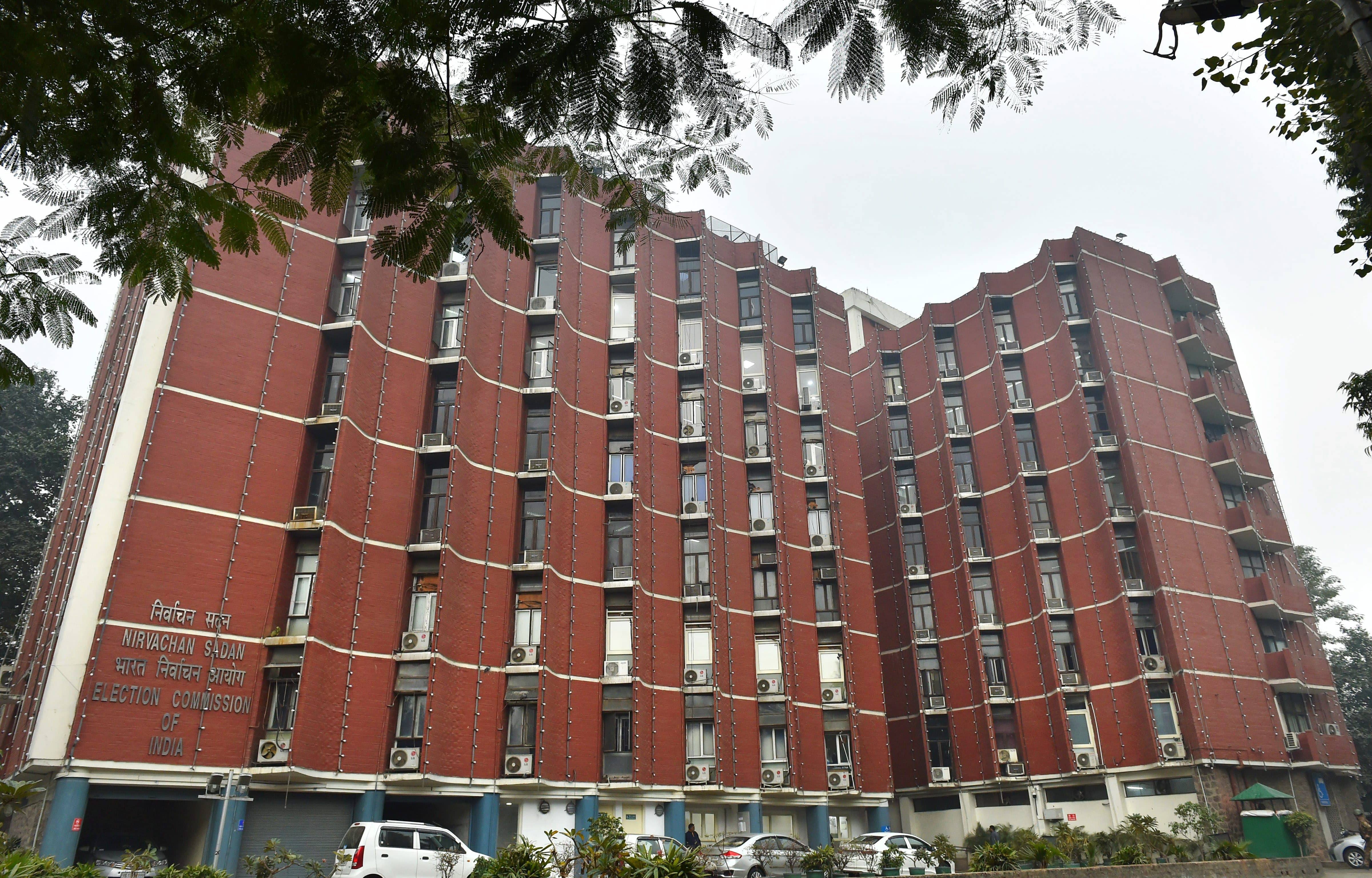 kerala Assembly Election | ರಾಜಕೀಯ ಜಾಹೀರಾತು ತೆಗೆದುಹಾಕಿ: ಚು.ಆಯೋಗ ಸೂಚನೆ 