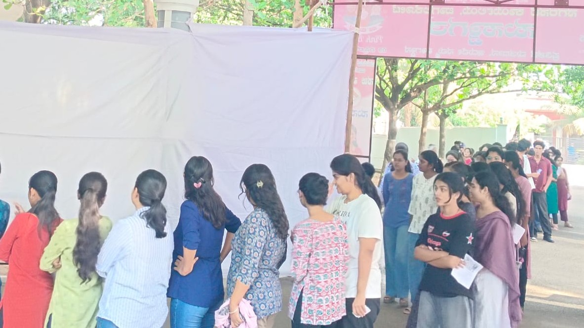 ಬಾಗಲಕೋಟೆ ಉಪಚುನಾವಣೆ: ಮಧ್ಯಾಹ್ನ 1ರವರೆಗೆ ಶೇ ಶೇ43.75ರಷ್ಟು ಮತದಾನ