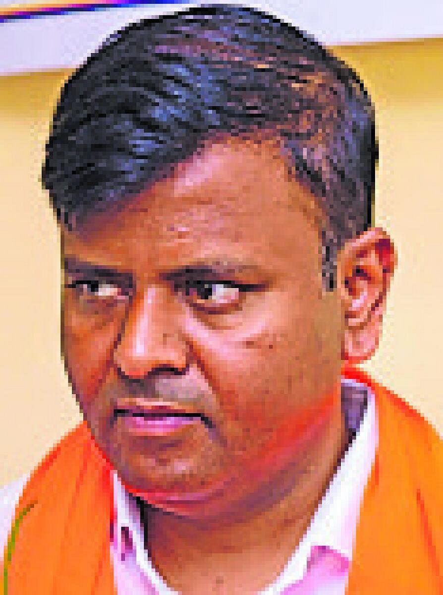ಲವ್ ಜಿಹಾದ್ ಹಿಂದೆ ಕಾಂಗ್ರೆಸ್: ಬಸವರಾಜ ಕ್ಯಾವಟರ್  ಆರೋಪ