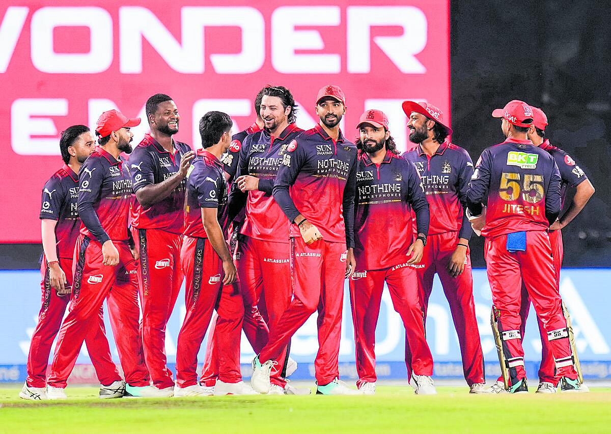 ಭುವಿ, ಜೋಶ್ ದಾಳಿಗೆ ಕಂಗೆಟ್ಟ ಡೆಲ್ಲಿ ಕ್ಯಾಪಿಟಲ್ಸ್: ಆರ್‌ಸಿಬಿಗೆ ಭರ್ಜರಿ ಜಯ