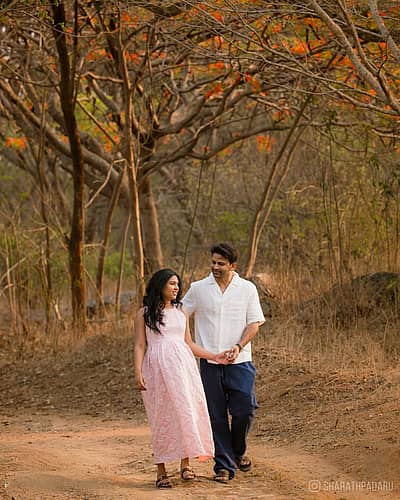ತುಂಬು ಗರ್ಭಿಣಿ ಧನ್ಯತಾ ಅವರ ಜೊತೆ ಪ್ರಕೃತಿ ನಡುವೆ ಹೆಜ್ಜೆ ಹಾಕಿದ ಚಿತ್ರಗಳನ್ನು ಡಾಲಿ ಅವರು ಹಂಚಿಕೊಂಡಿದ್ದಾರೆ. 