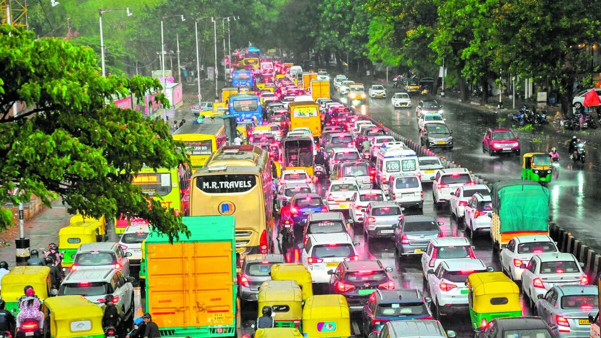 ‌ಬೆಂಗಳೂರಿನಲ್ಲಿ ಮಳೆ ಅಬ್ಬರ: ಸಂಚಾರದ ವೇಳೆ ಈ ಸಲಹೆಗಳನ್ನು ಪಾಲಿಸಿ ಎಂದ ಪೊಲೀಸರು