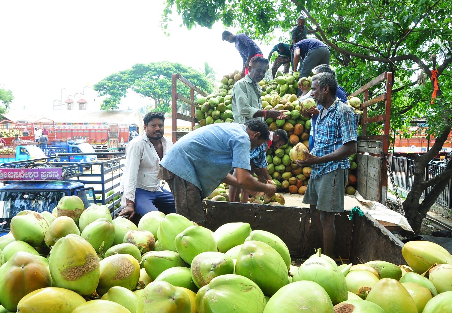 ಲಾರಿ ಲೋಡಿಂಗ್‌ 
