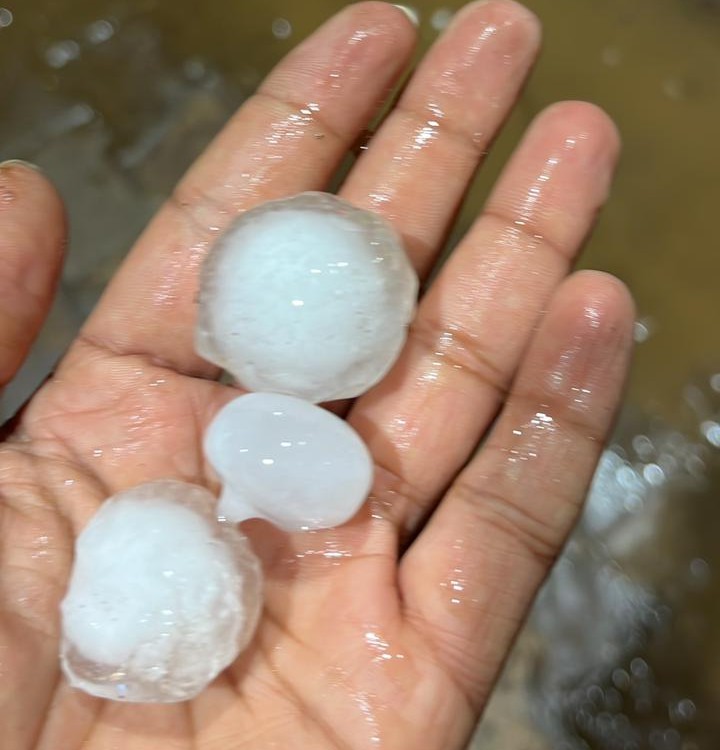 ಆಲಿಕಲ್ಲುಗಳು