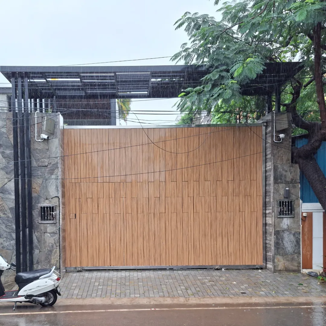 ವಿಜಯ್ ಅವರ ನಿವಾಸ