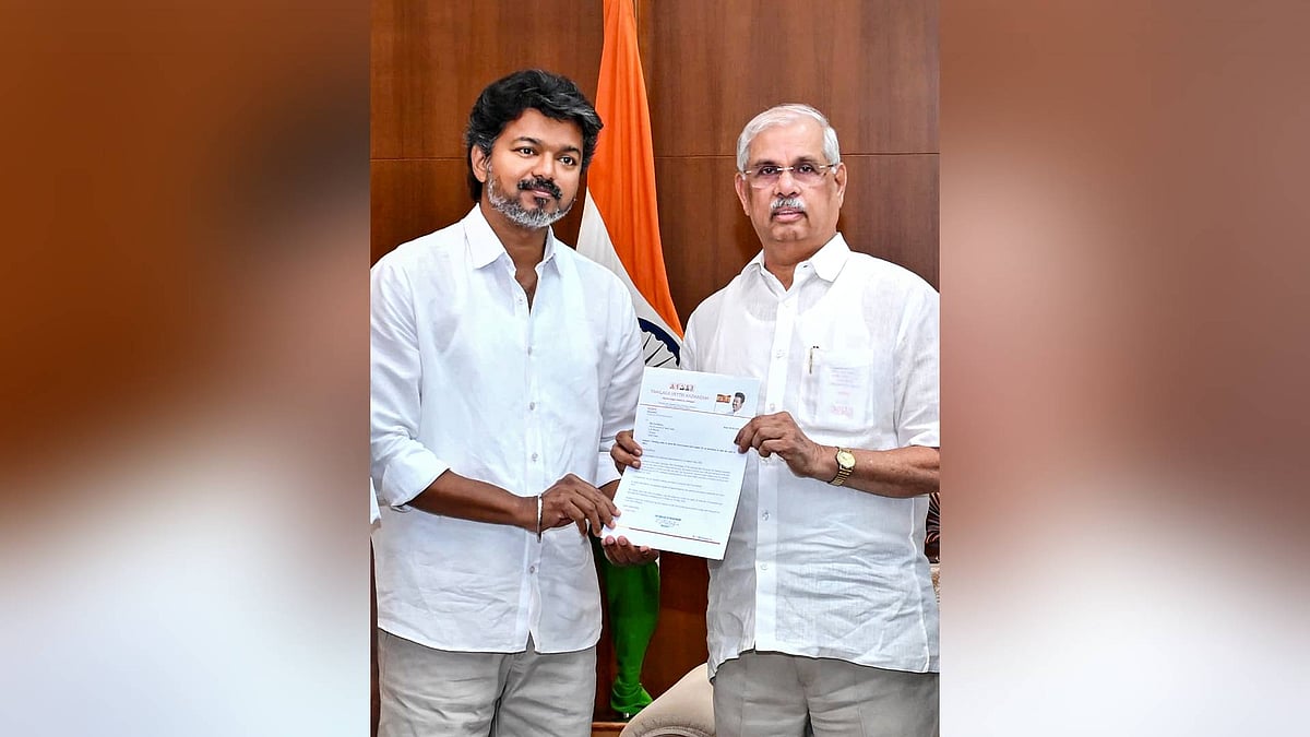 ತಮಿಳುನಾಡು ಸರ್ಕಾರ ರಚನೆಗೆ ಕಸರತ್ತು: ರಾಜ್ಯಪಾಲರ ಮುಂದಿರುವ ಆಯ್ಕೆಗಳೇನು? 