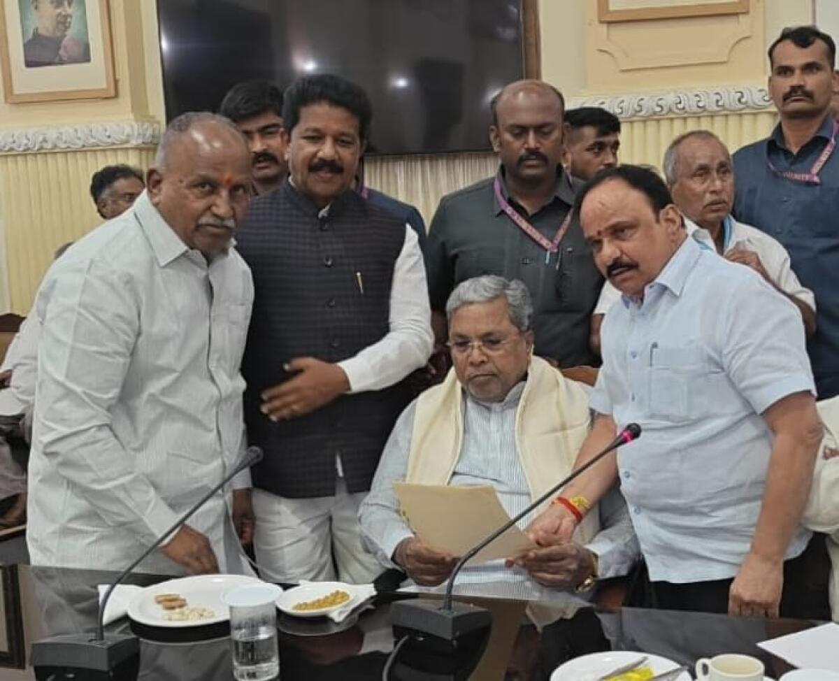 ಭದ್ರಾ ಮೇಲ್ದಂಡೆ ಯೋಜನೆಗೆ ಹಣ ಬಿಡುಗಡೆ ಮಾಡುವಂತೆ ಕೋರಿ ಮುಖ್ಯಮಂತ್ರಿ ಸಿದ್ದರಾಮಯ್ಯನವರಿಗೆ ಮನವಿ ಸಲ್ಲಿಸಿದ್ದ ಡಿ.ಸುಧಾಕರ್‌