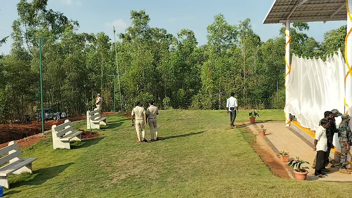 Arjuna elephant memorial replica and neglected mud road in Hassan district