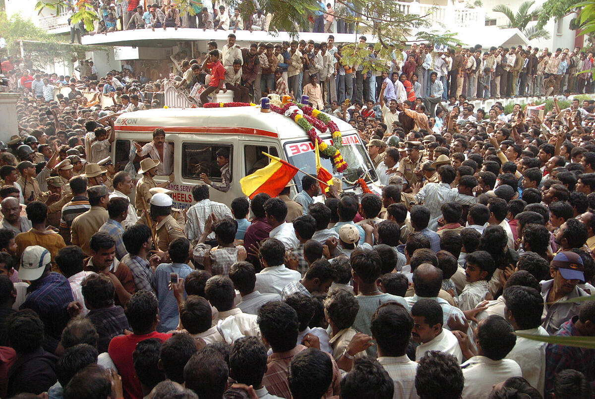 ರಾಜ್‌ಕುಮಾರ್‌ ಅವರ ಪಾರ್ಥೀವ ಶರೀರದ ಮೆರವಣಿಗೆ 