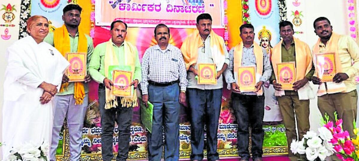 ಕಾರಟಗಿ | ಕಾರ್ಮಿಕರಿಗೂ ಪ್ರೋತ್ಸಾಹಕರ ಯೋಜನೆ ಅಗತ್ಯ:  ಬಿ.ಕೆ. ರೇಖಾ