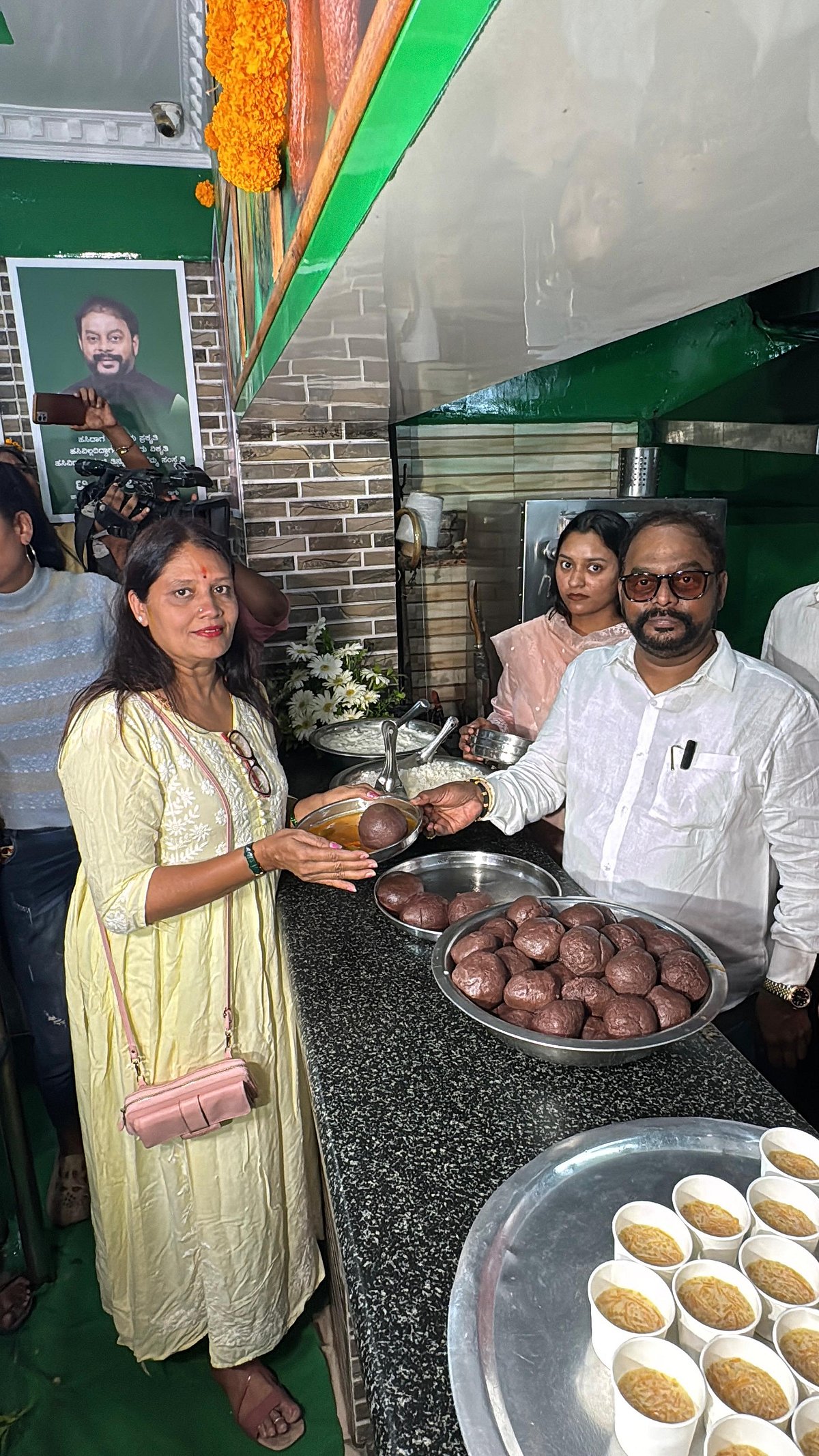 ದೇವೇಗೌಡ ಜನ್ಮದಿನದ ಅಂಗವಾಗಿ ಅಪ್ಪಾಜಿ  ಕ್ಯಾಂಟೀನ್‌ನಲ್ಲಿ ₹1ಕ್ಕೆ ಮುದ್ದೆ ಊಟ
