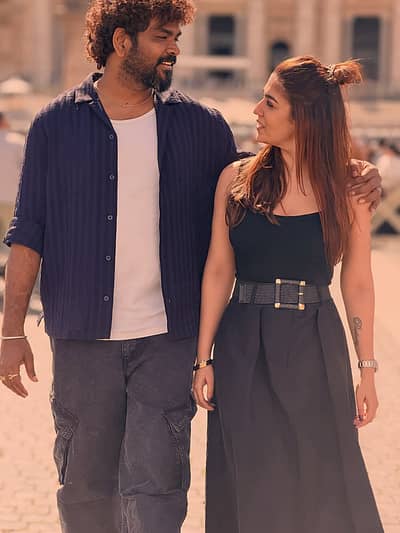 ನಯನ ಅವರು ಪ್ರವಾಸದಲ್ಲಿ ಪತಿ ವಿಘ್ನೇಶ್ ಶಿವನ್ ಜೊತೆಗೆ ಹೆಜ್ಜೆ ಹಾಕಿದ್ದಾರೆ.