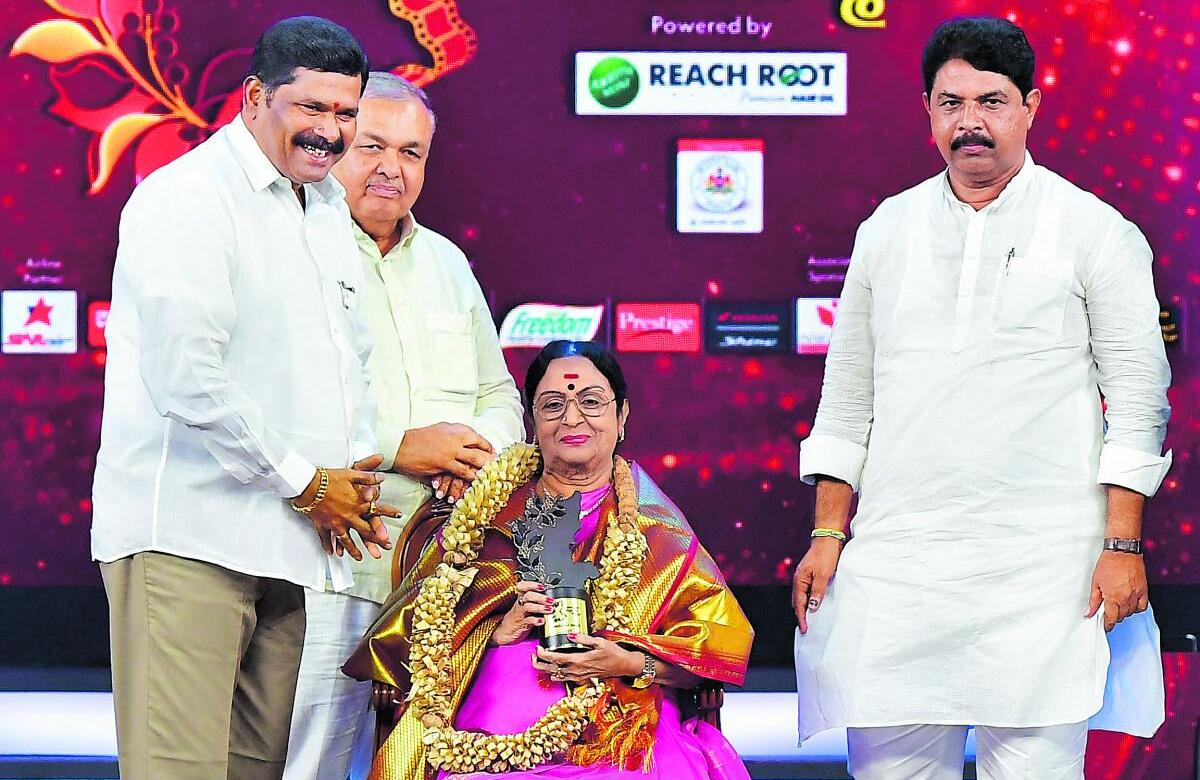 ಶ್ರೇಷ್ಠರನ್ನು ಗೌರವಿಸುವ ‘ಸಿನಿ ಸಮ್ಮಾನ’
