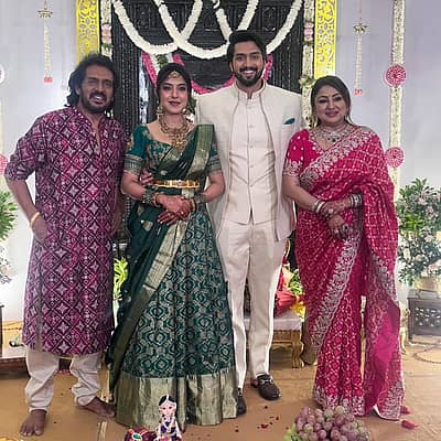 ಈ ಸಮಾರಂಭದಲ್ಲಿ ನಟ ಉಪೇಂದ್ರ, ಪ್ರಿಯಾಂಕಾ ಉಪೇಂದ್ರ, ಪುತ್ರ ಹಾಗೂ ಪುತ್ರಿ ಸೇರಿದಂತೆ ಕುಟುಂಬಸ್ಥರು, ಸ್ನೇಹಿತರು ಭಾಗಿಯಾಗಿದ್ದರು. 