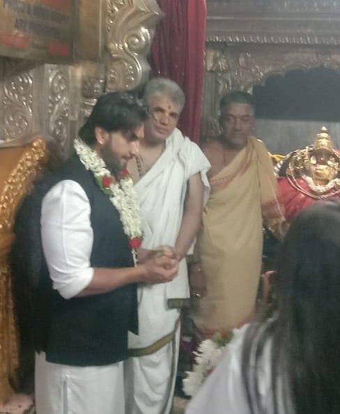 ಮೈಸೂರಿನ ಚಾಮುಂಡಿ ಬೆಟ್ಟಕ್ಕೆ ಬಾಲಿವುಡ್ ನಟ ರಣವೀರ್ ಸಿಂಗ್ ಭೇಟಿ