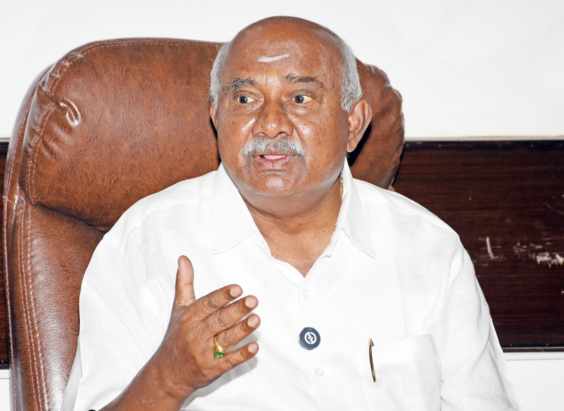 ಸಿದ್ದರಾಮಯ್ಯ ಅಧಿಕಾರ ಬಿಟ್ಟರೆ ಒಕ್ಕಲಿಗರ ಋಣ ತೀರಿಸಿದಂತೆ: ಎಚ್.ವಿಶ್ವನಾಥ್