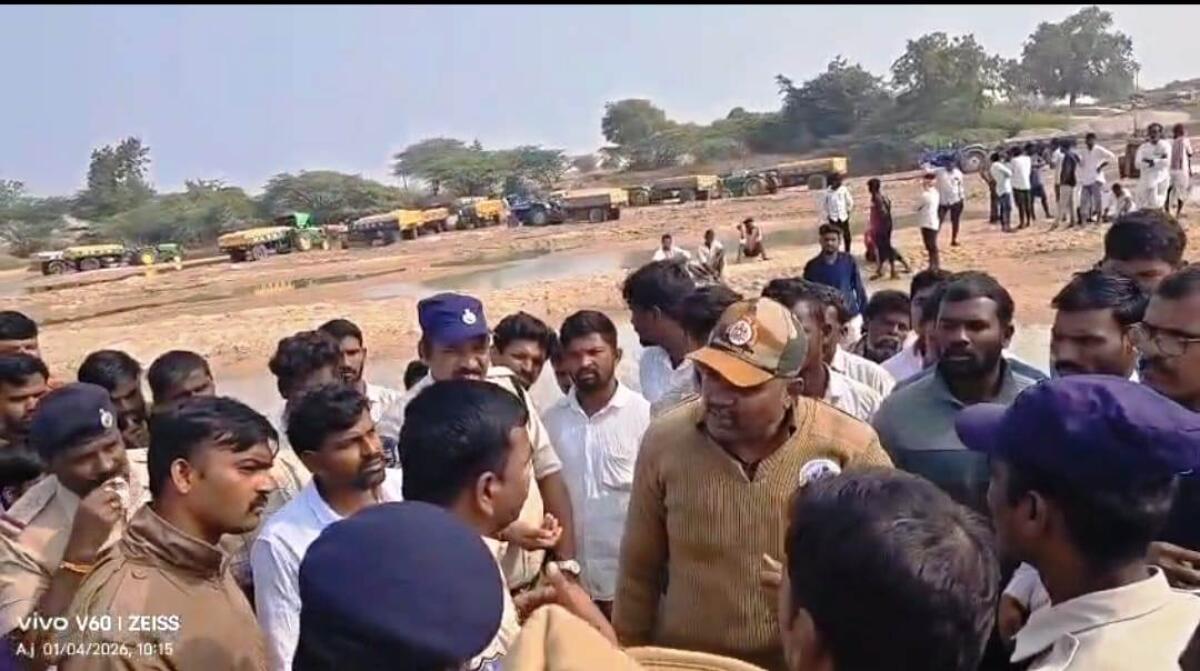 ಸೈದಾಪುರ ಸಮೀಪದ ಚಲ್ಹೇರಿ ಗ್ರಾಮದ ಸರ್ಕಾರಿ ಹಳ್ಳದಲ್ಲಿ ಅಕ್ರಮ ಮರಳು ಖನಿಜ ಸಾಗಾಣೆಯಲ್ಲಿ ತೊಡಗಿದ ಟ್ರ್ಯಾಕ್ಟರ್ ವಶಕ್ಕೆ ಪಡೆಯುವ ವೇಳೆ ನೆಡಿದಿದ್ದ ಮಾತಿನ ಚಕುಮಕಿ