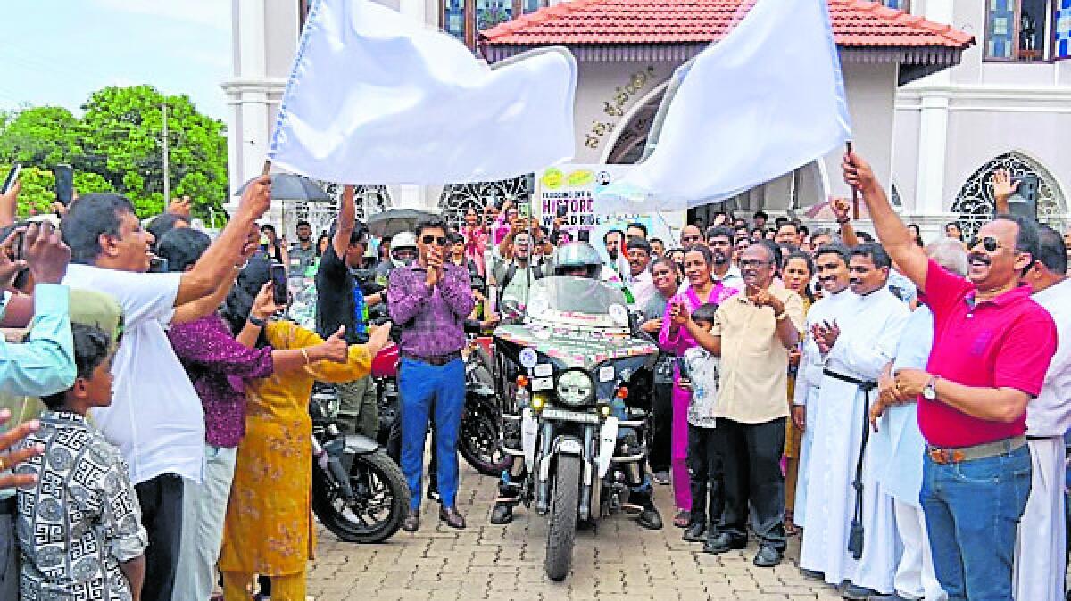 38 ದೇಶಗಳಿಗೆ ಬೈಕ್‌ನಲ್ಲಿ ಪ್ರವಾಸ