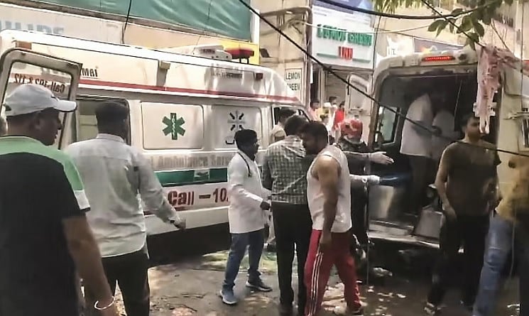 ದೆಹಲಿಯ ರೆಸ್ಟೋರೆಂಟ್‌ನಲ್ಲಿ ಬೆಂಕಿ ದುರಂತ: ವಿದೇಶಿಗರು ಸೇರಿ 21 ಮಂದಿ ಸಾವು