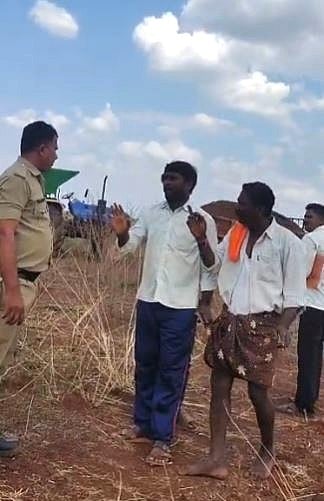 ಕರ್ನಾಟಕದ ಅಧಿಕಾರಿಗಳ ಮೇಲೆ ತೆಲಂಗಾಣದ ಜನರಿಂದ ಕಲ್ಲು ತೂರಾಟ