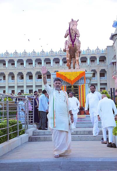 ವಿಧಾನಸೌಧದ ಆವರಣದಲ್ಲಿ ನೂತನ ಸಿಎಂ