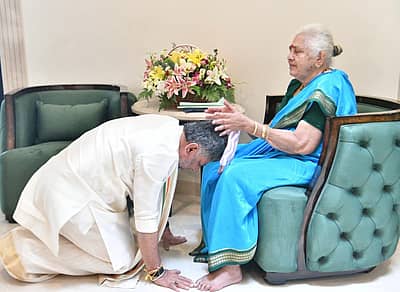ರಾಜ್ಯಕ್ಕೆ ಮುಖ್ಯಮಂತ್ರಿಯಾದರೂ ತಾಯಿಗೆ ಮಗ..