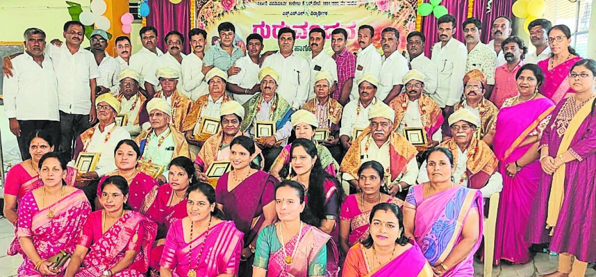 ಕೆ.ಆರ್.ಪೇಟೆ ಸರ್ಕಾರಿ ಪ್ರೌಢಶಾಲೆಯಲ್ಲಿ ಹಿರಿಯ ವಿದ್ಯಾರ್ಥಿಗಳ ಸಮ್ಮಿಲನ