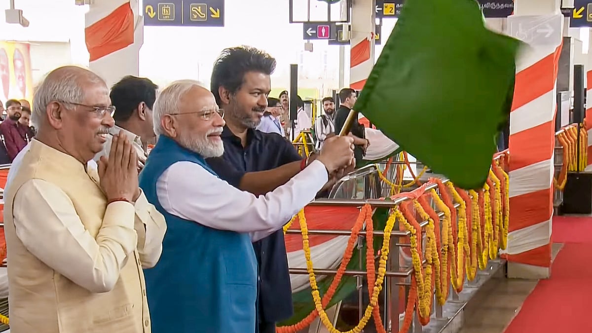 ತಮಿಳುನಾಡಿನಲ್ಲಿ ₹13,000 ಕೋಟಿ ವೆಚ್ಚದ ಯೋಜನೆಗಳಿಗೆ ಮೋದಿ, ವಿಜಯ್ ಶಂಕುಸ್ಥಾಪನೆ