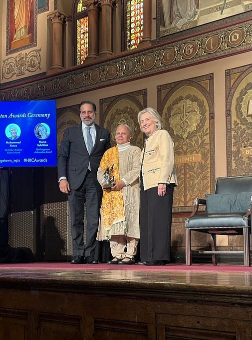 India: Social worker Reema Nanavaty receives Hillary Rodham Clinton Award