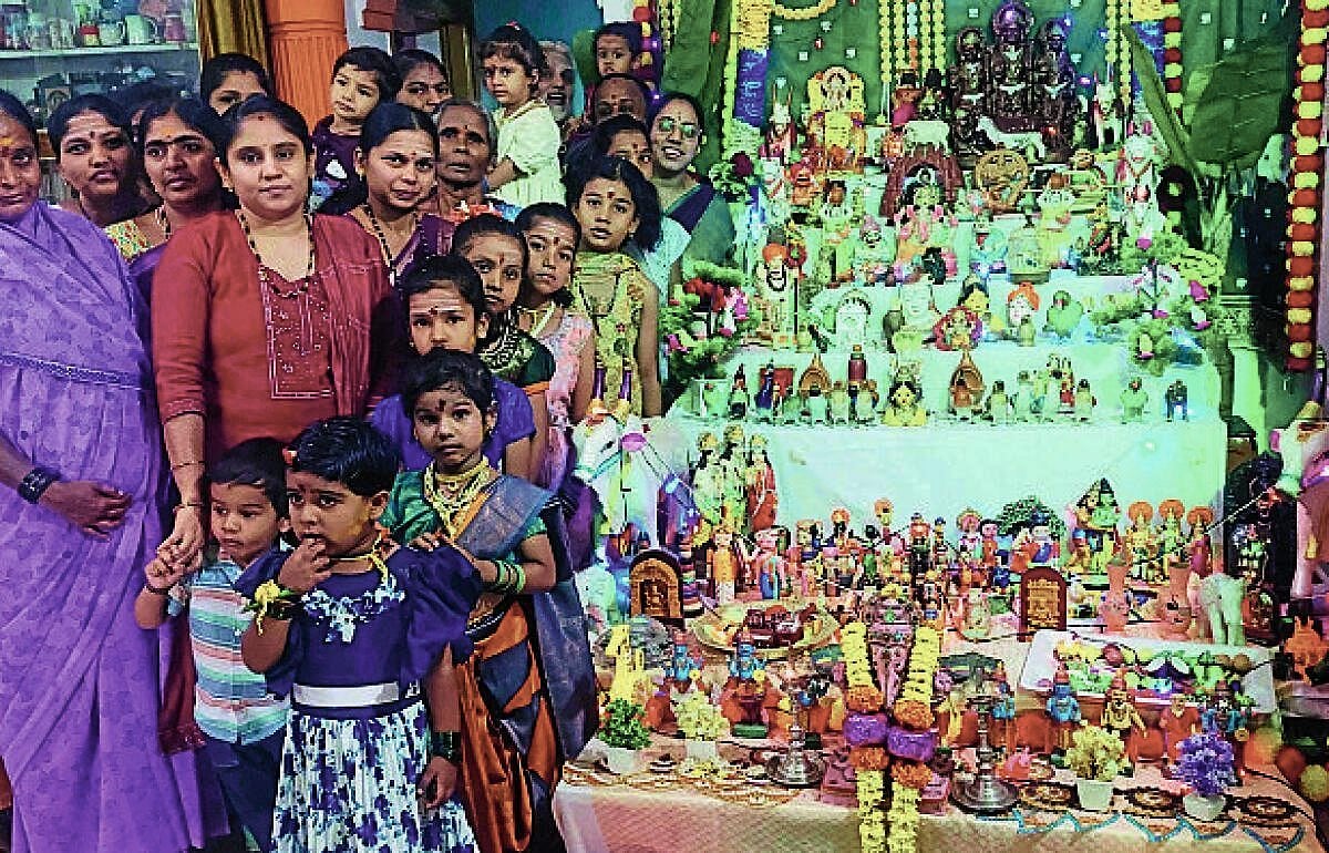 ಶಿಗ್ಗಾವಿಯಲ್ಲಿ ದಸರಾ ಗೊಂಬೆಗಳ ವಿಶೇಷ ಪೂಜೆ