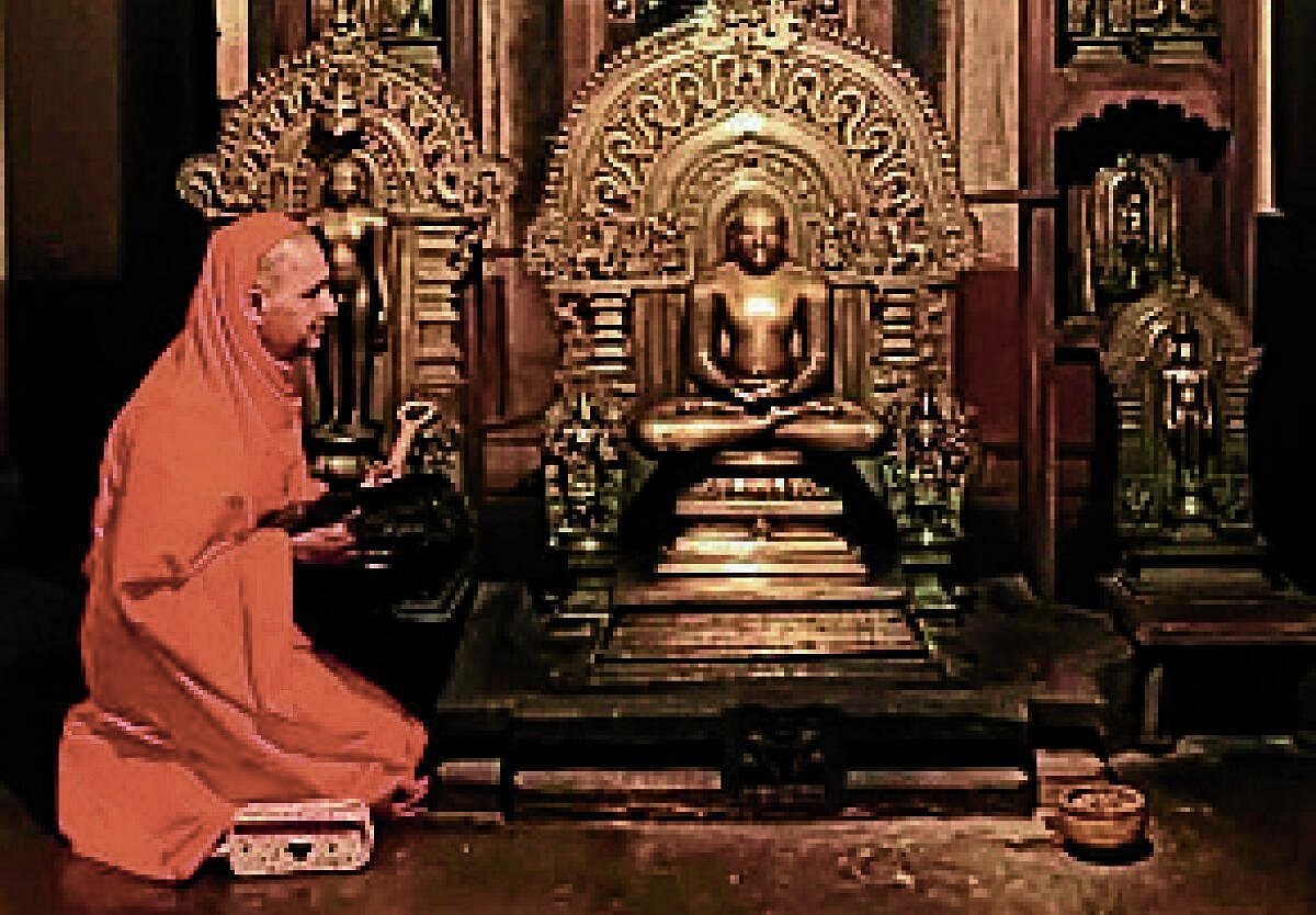 ಜೀವ ದಯಾಷ್ಟಮಿ ಅಂಗವಾಗಿ ಮೂಡುಬಿದಿರೆ ಜೈನ ಮಠಕ್ಕೆ ಭಕ್ತರ ಭೇಟಿ