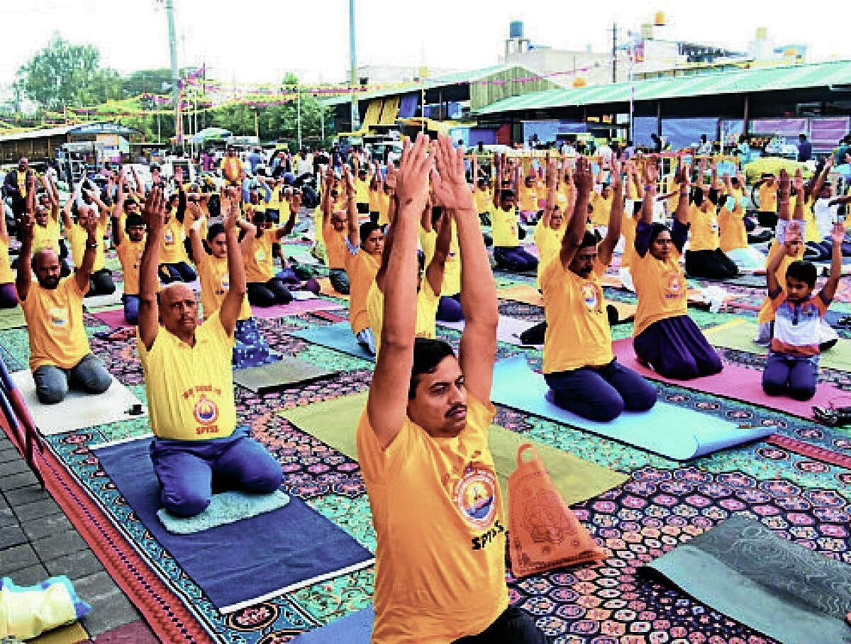 ದಸರಾ ಅಂಗವಾಗಿ ಚಾಮುಂಡಿಬೆಟ್ಟಕ್ಕೆ ಯೋಗ ಚಾರಣ ಕಾರ್ಯಕ್ರಮ ಆಯೋಜನೆ