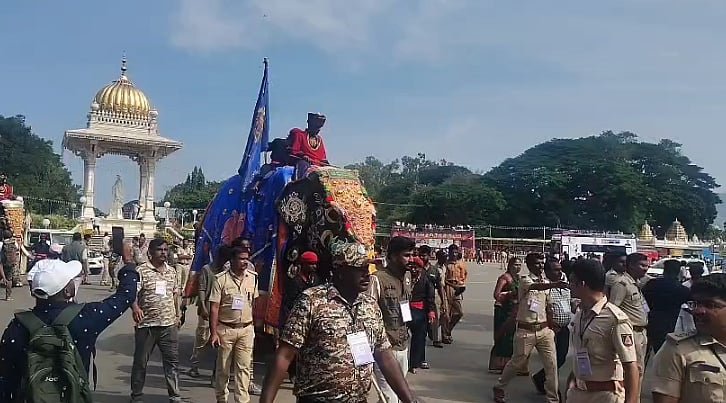 ಗಜಪಡೆ ಆಗಮನ: ಜನರ ಸಂಭ್ರಮ