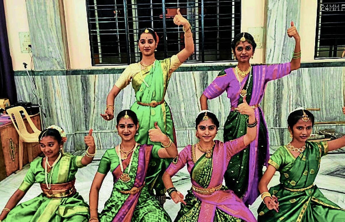 ಮಂಡ್ಯ ಜಿಲ್ಲೆಯಾದ್ಯಂತ ಸಡಗರದ ಆಯುಧಪೂಜೆ; ದೇವಿ ಆರಾಧನೆ
